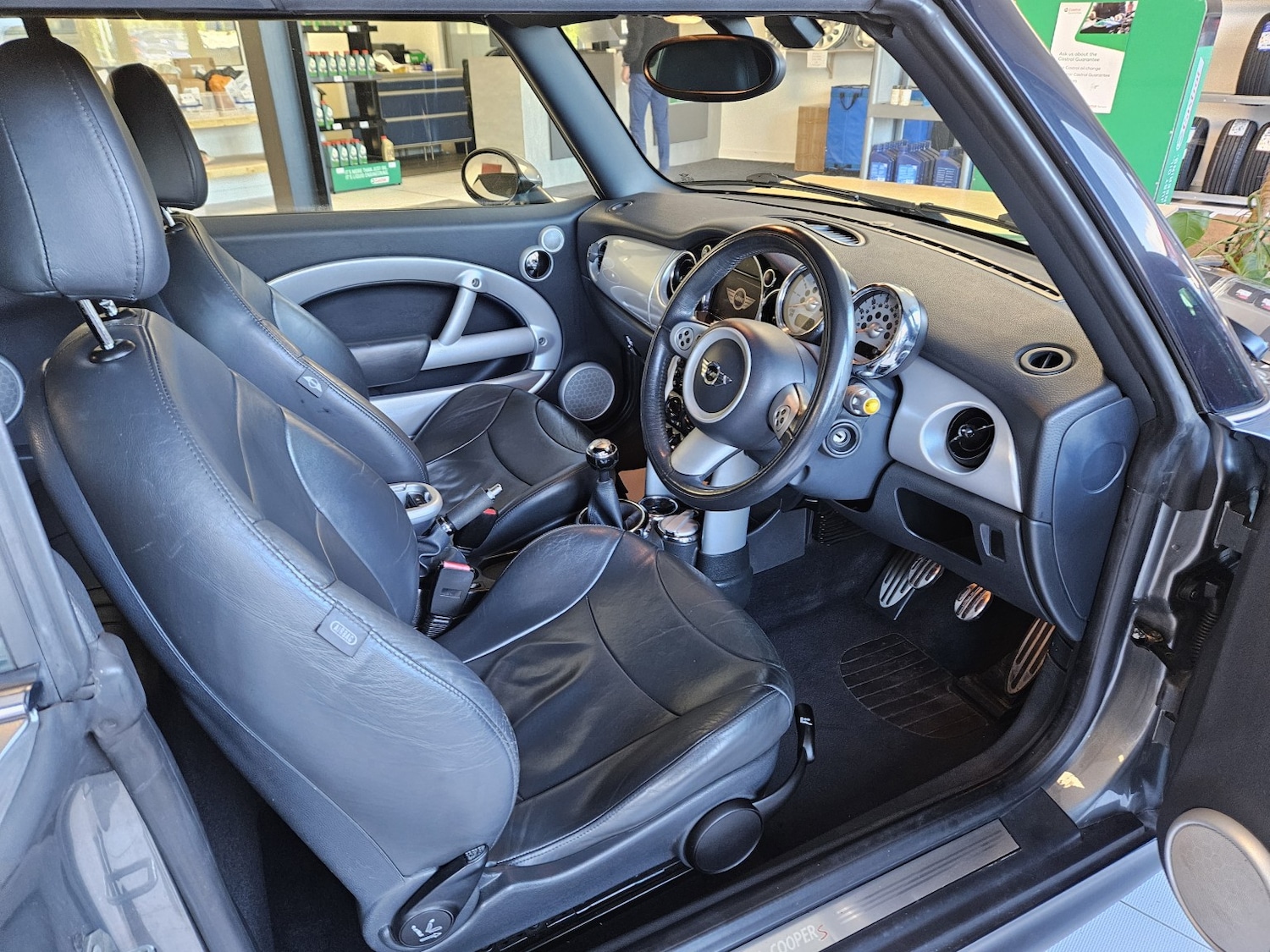 Used MINI Convertible 2006 for sale - 76382468: Photo 6