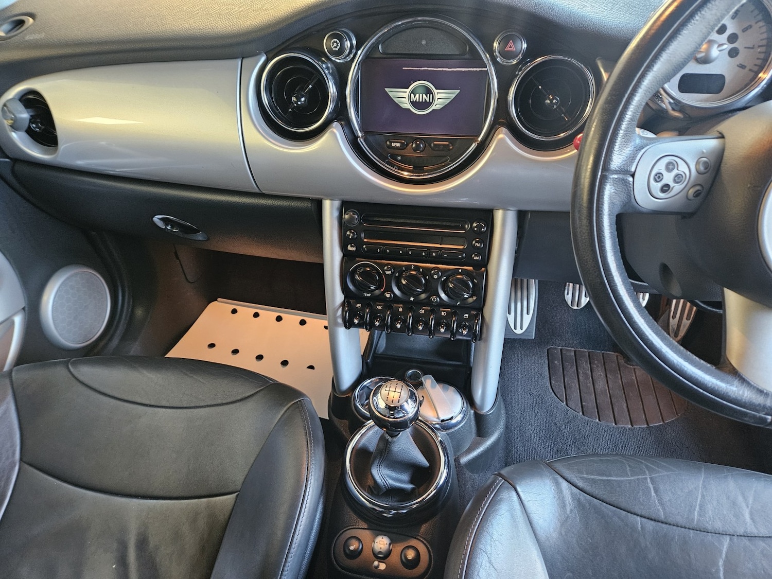 Used MINI Convertible 2006 for sale - 76382468: Photo 8