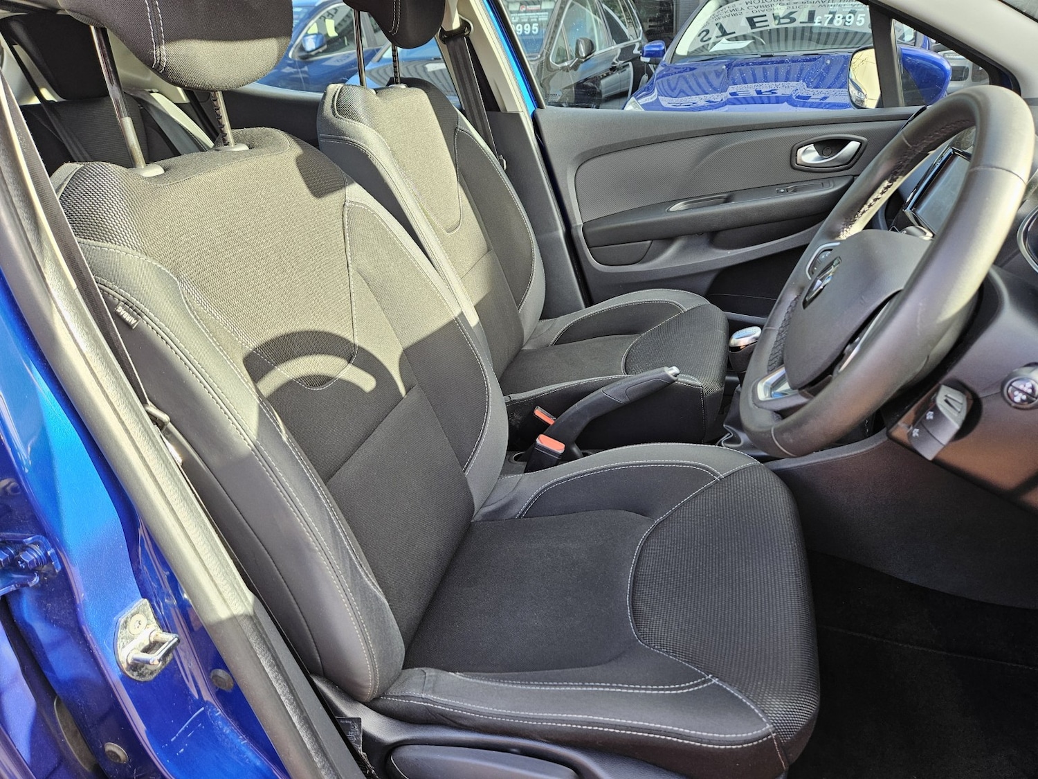 Used Renault Clio 2017 for sale - 76751779: Photo 13