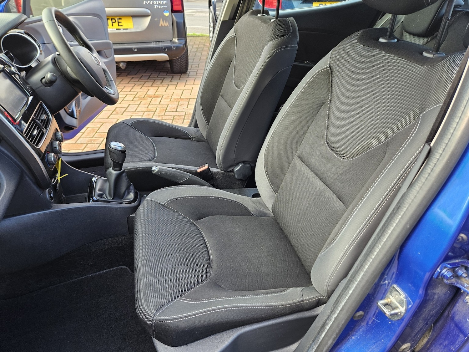 Used Renault Clio 2017 for sale - 76751779: Photo 18