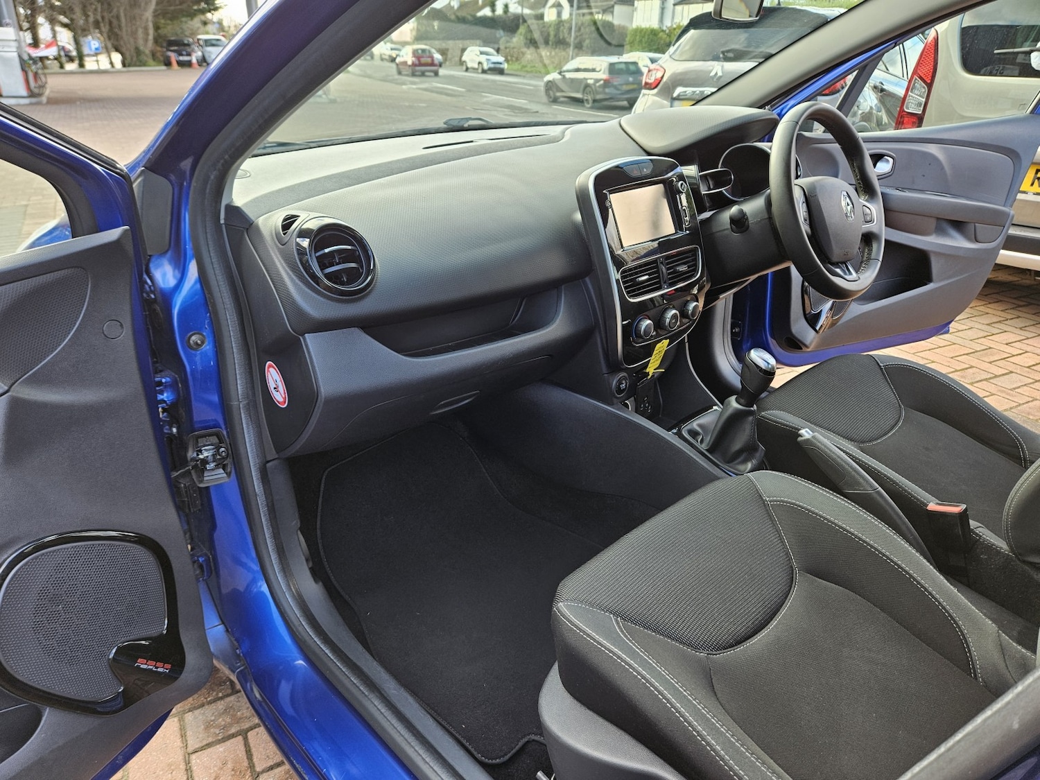 Used Renault Clio 2017 for sale - 76751779: Photo 19