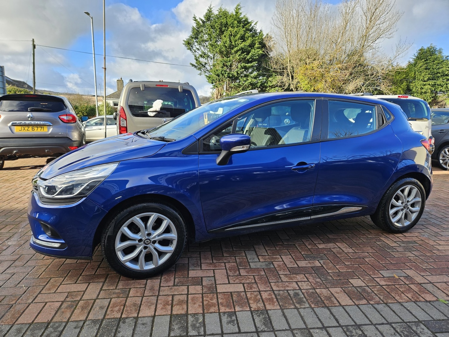 Used Renault Clio 2017 for sale - 76751779: Photo 5