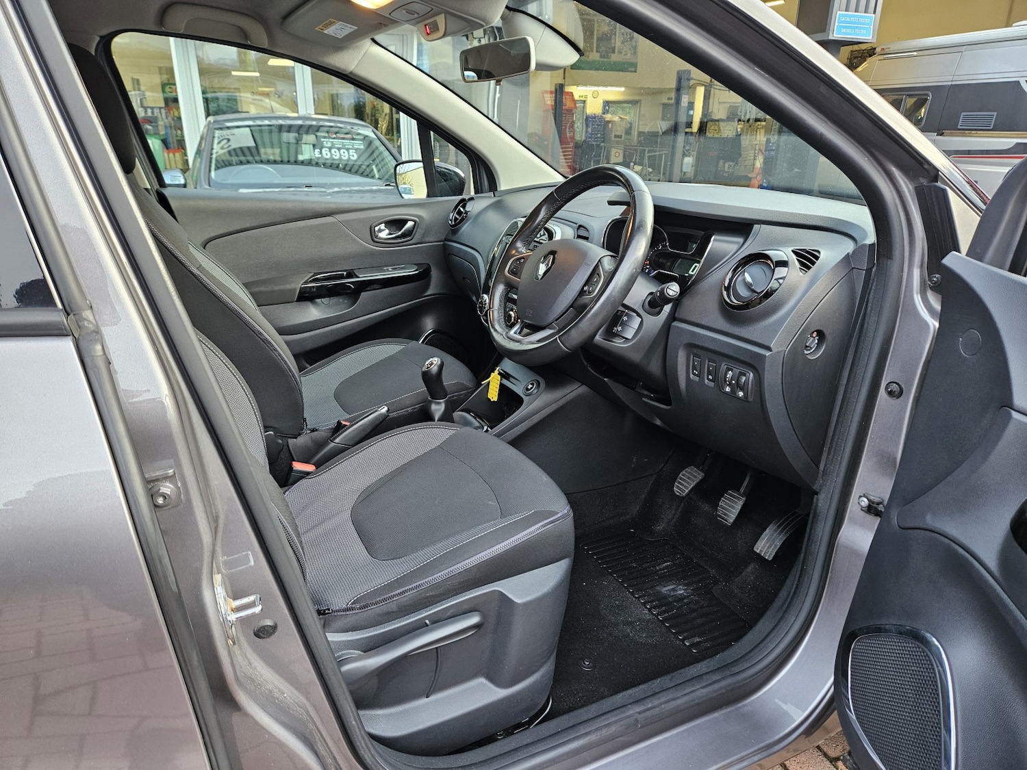 Used Renault Captur 2016 for sale - 76656163: Photo 15