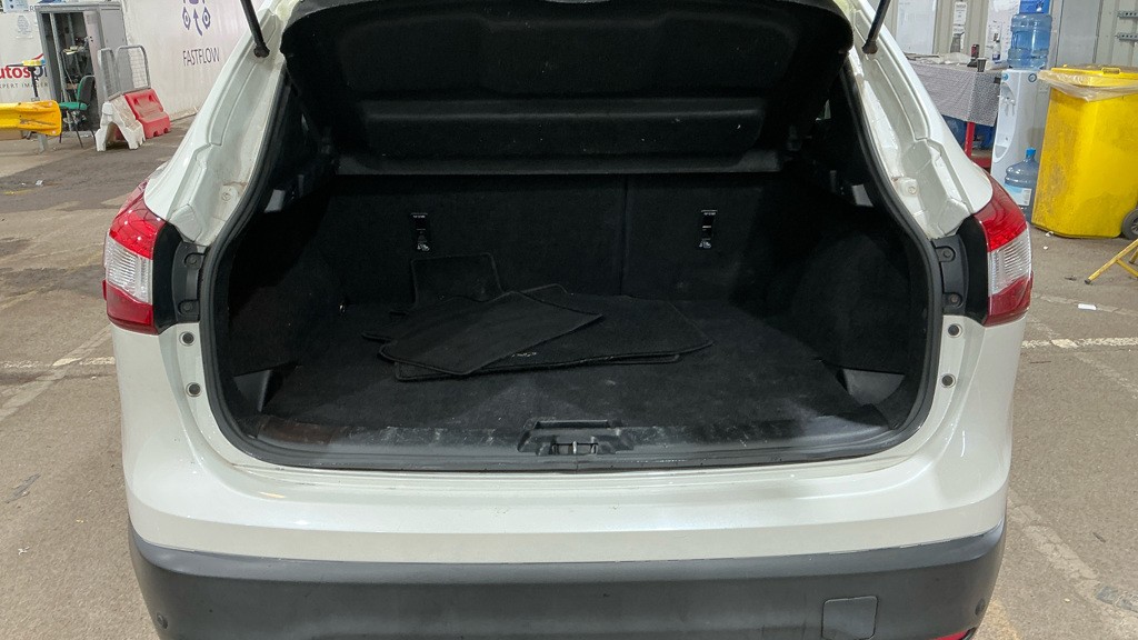 Used Nissan Qashqai 2016 for sale - 77979939: Photo 13