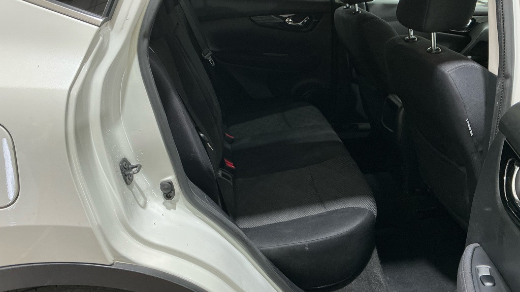 Used Nissan Qashqai 2016 for sale - 77979939: Photo 14