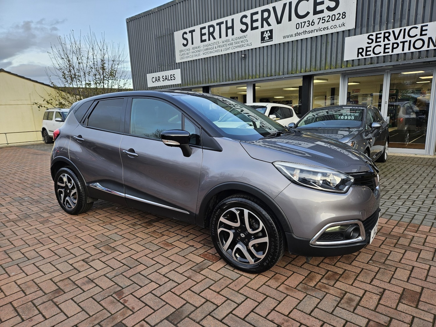 Used Renault Captur 2016 for sale - 76769744: Photo 2