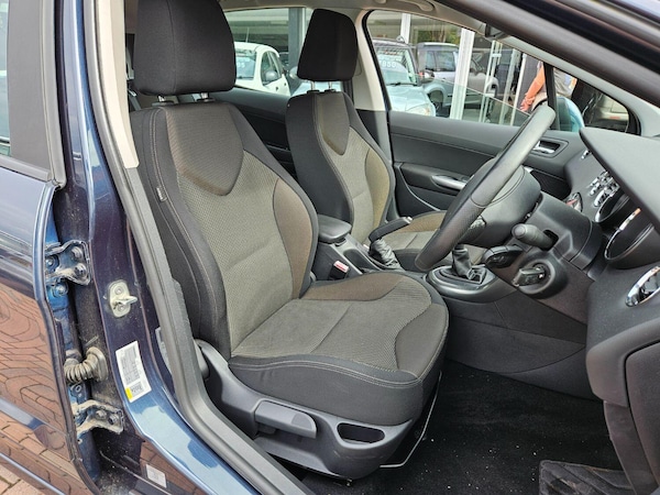 Used Peugeot 308 2013 for sale - 76262961: Photo 12