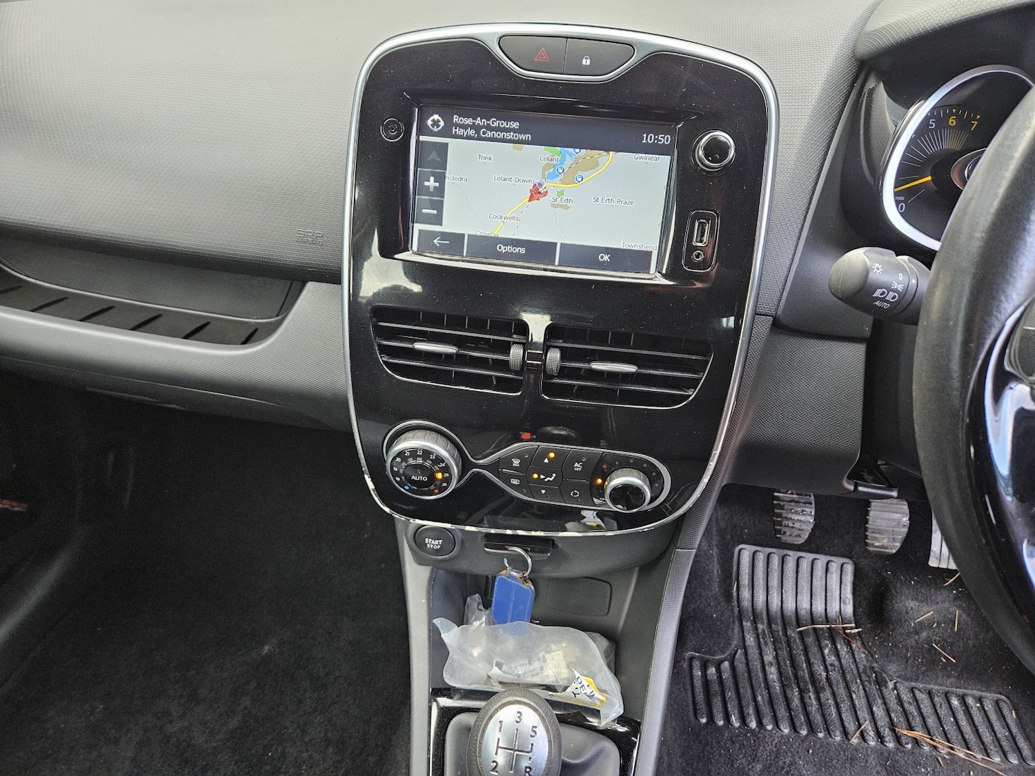 Used Renault Clio 2015 for sale - 76439972: Photo 15