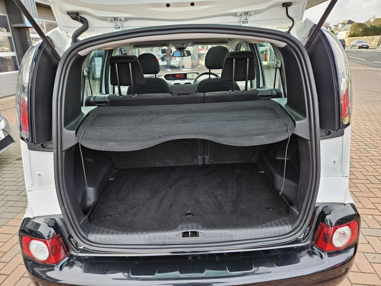 Used Citroen C3 Picasso 2016 for sale - 76670781: Photo 11