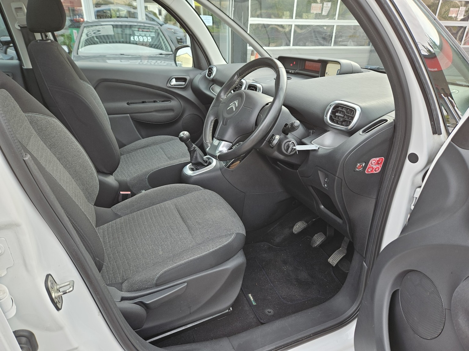 Used Citroen C3 Picasso 2016 for sale - 76670781: Photo 15