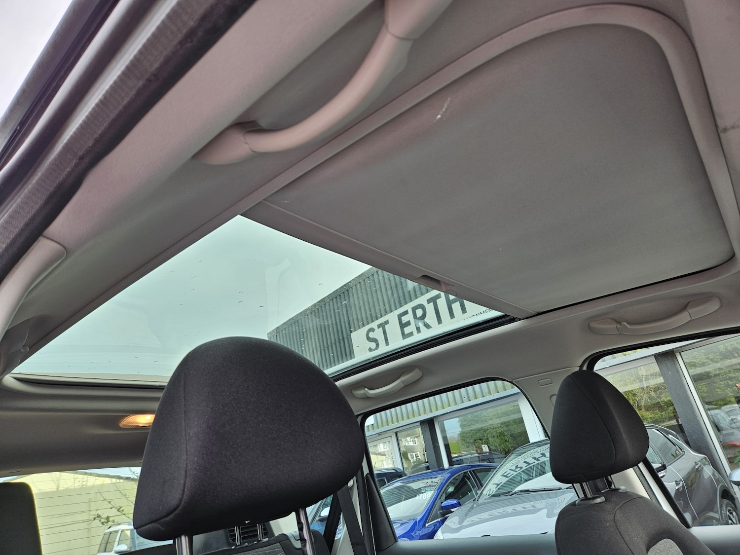 Used Citroen C3 Picasso 2016 for sale - 76670781: Photo 17