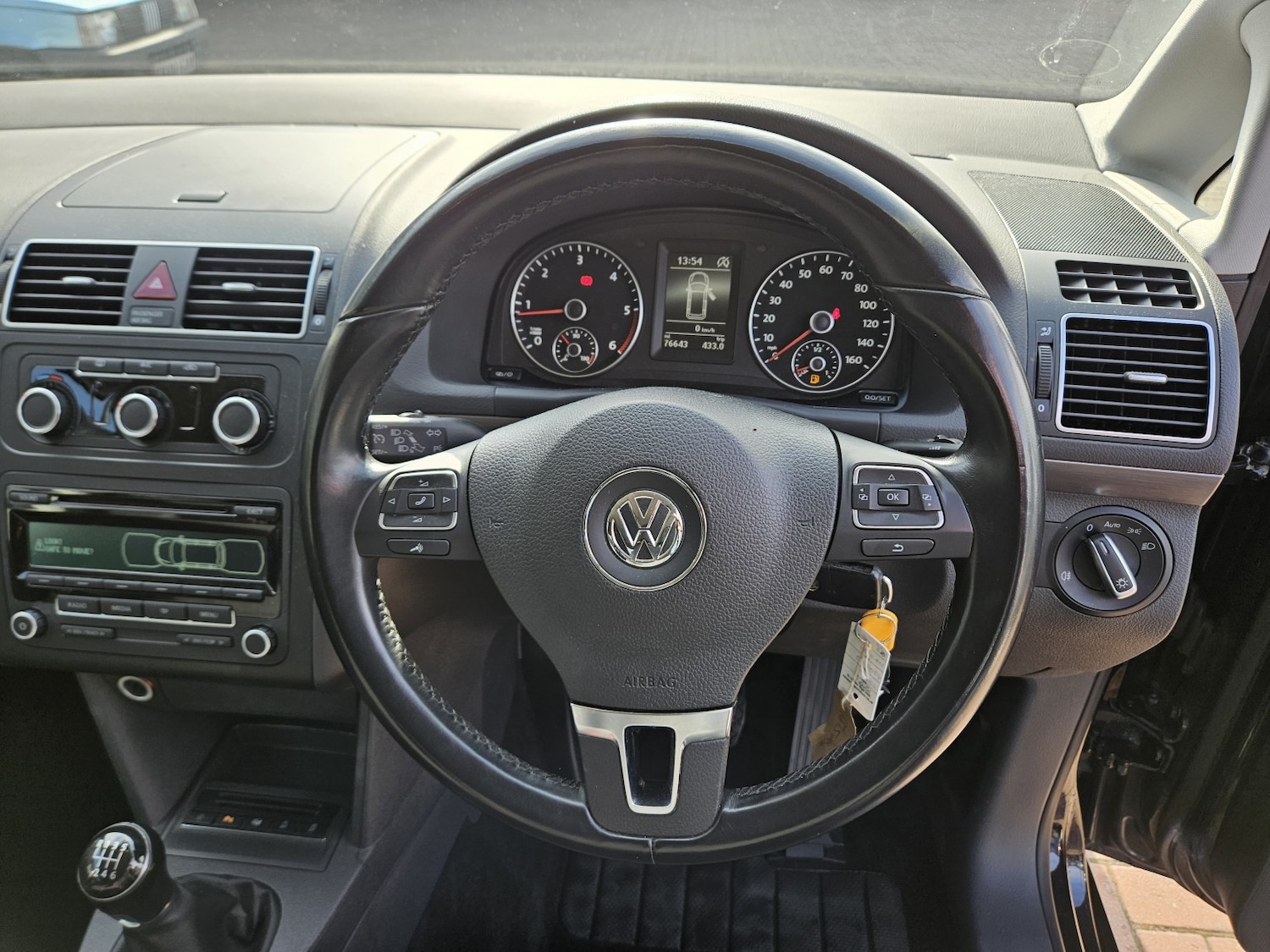 Used Volkswagen Touran 2015 for sale - 77735778: Photo 15