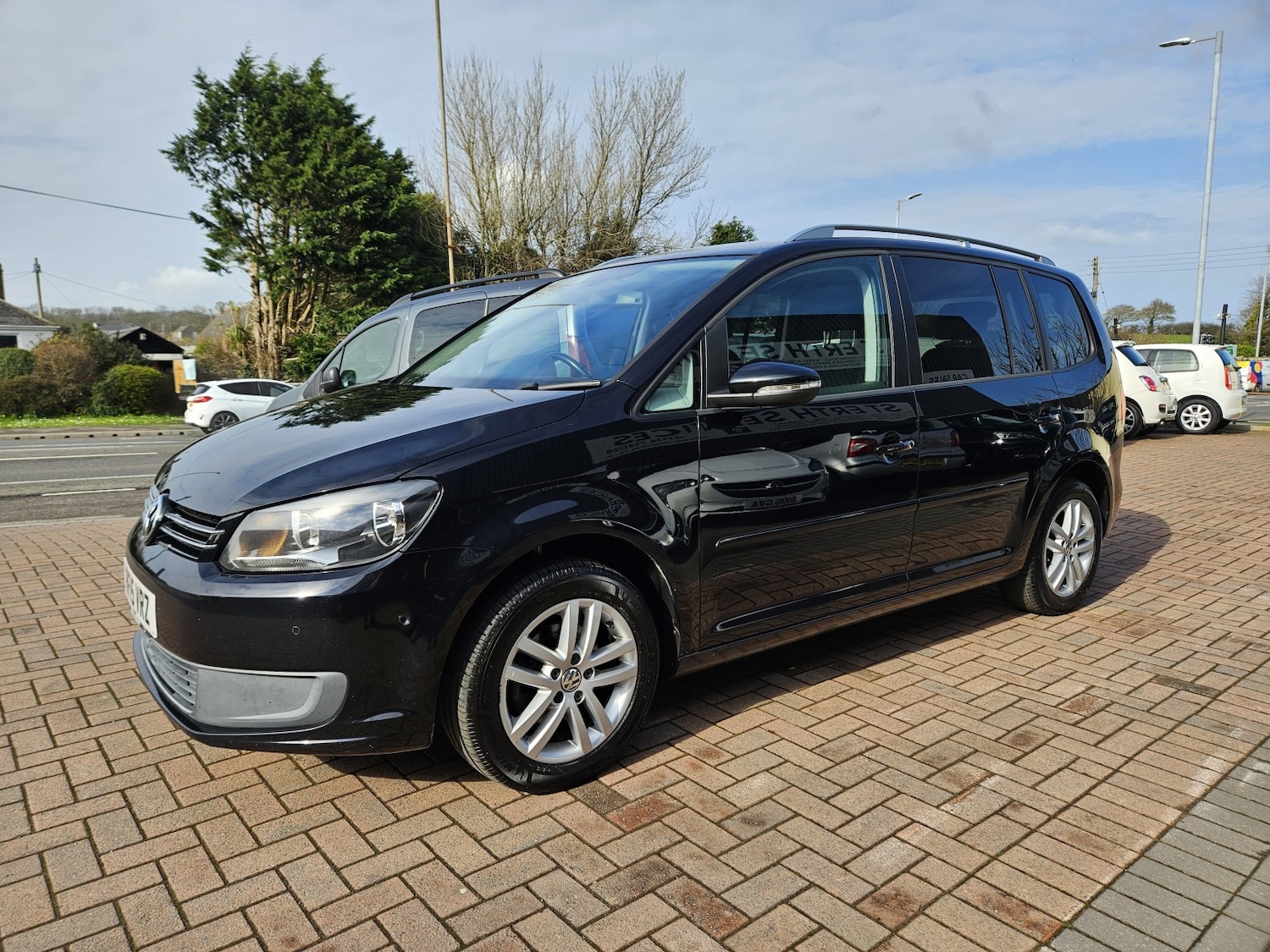 Used Volkswagen Touran 2015 for sale - 77735778: Photo 4