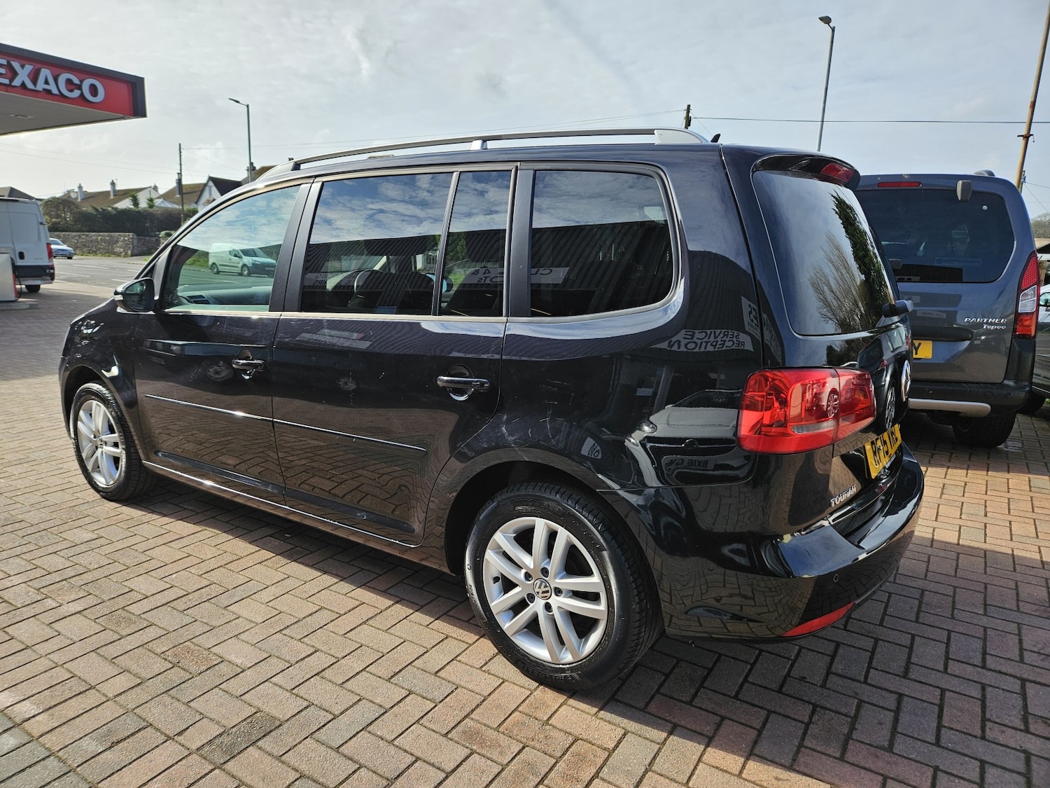 Used Volkswagen Touran 2015 for sale - 77735778: Photo 6