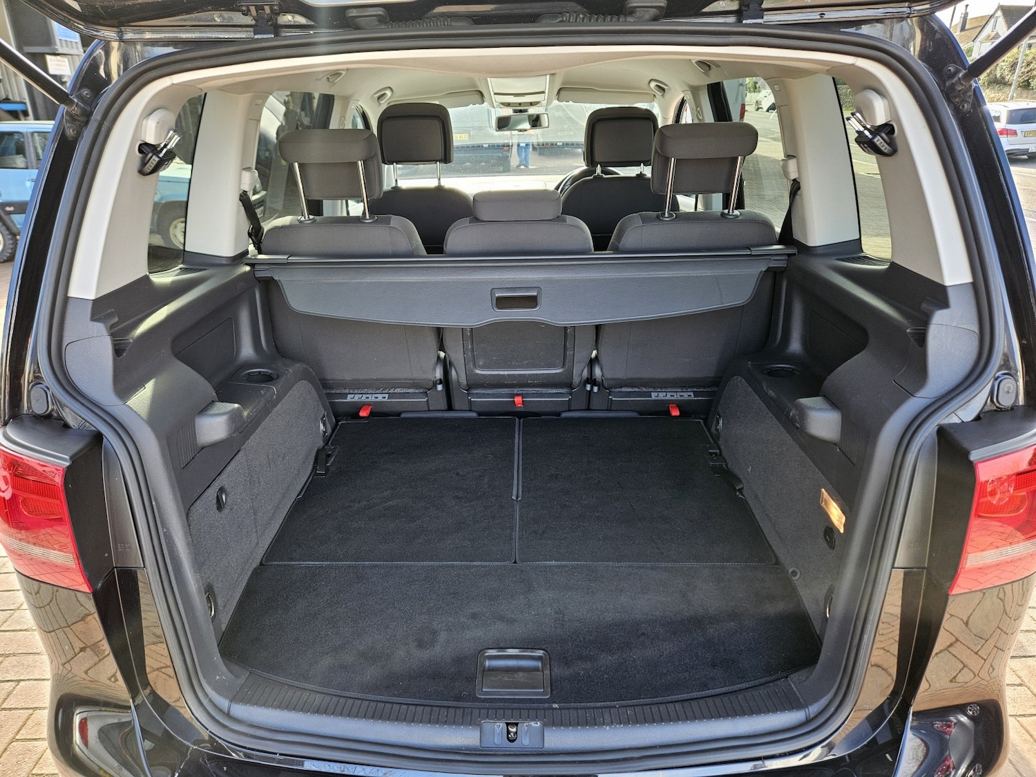 Used Volkswagen Touran 2015 for sale - 77735778: Photo 9