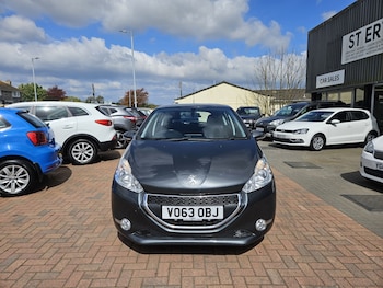 Used Peugeot 208 2013 for sale - 78402647: Photo