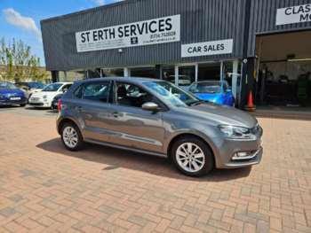 Used Volkswagen Polo 2015 for sale - 74582193: Photo
