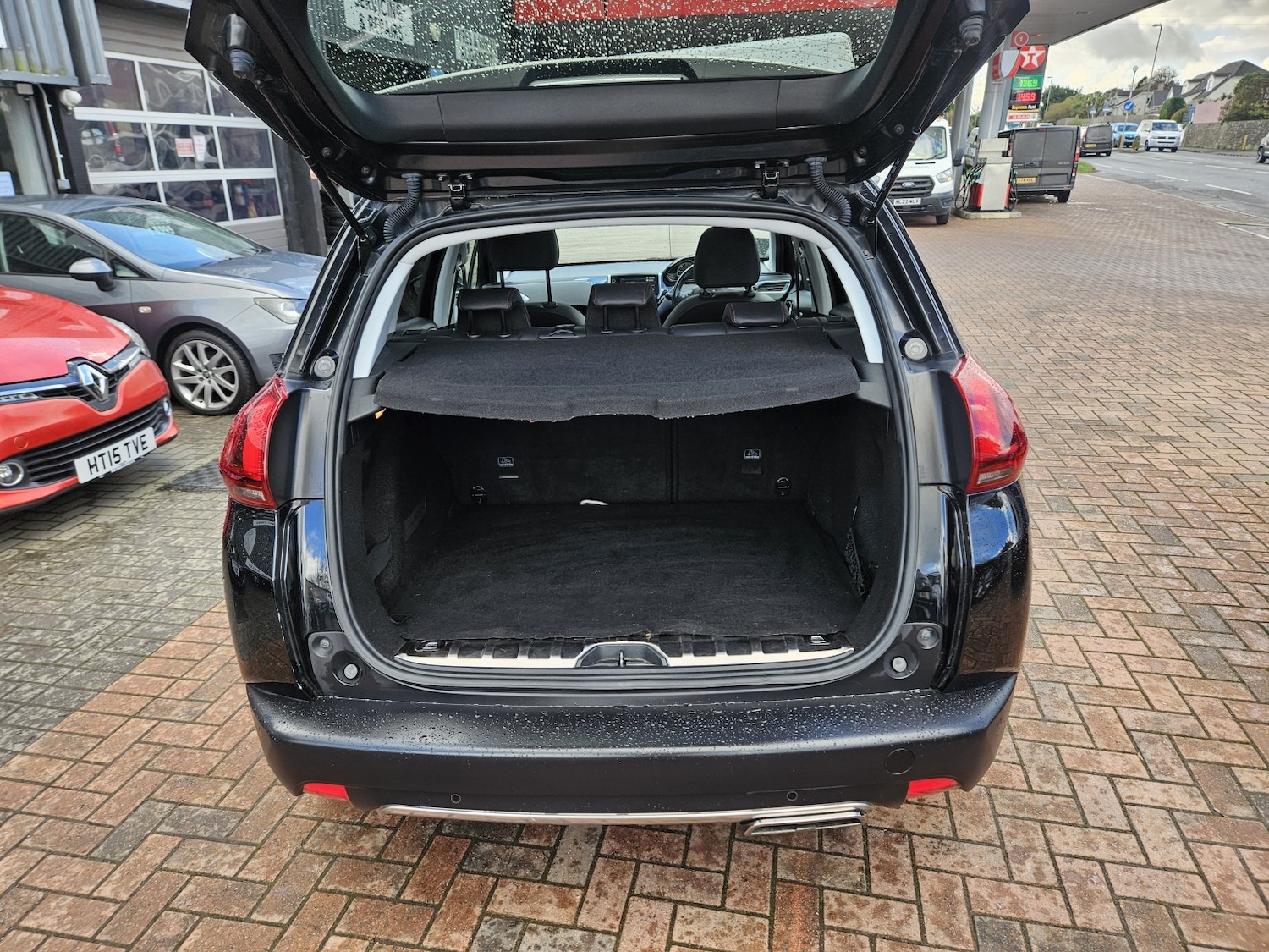 Used Peugeot 2008 2018 for sale - 76643300: Photo 11