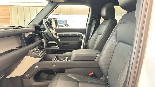 Used Land Rover Defender 2022 for sale - 75505589: Photo 3