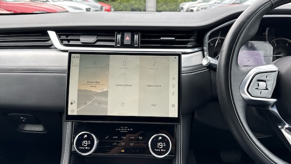Used Jaguar F-Pace 2021 for sale - 76324883: Photo 24