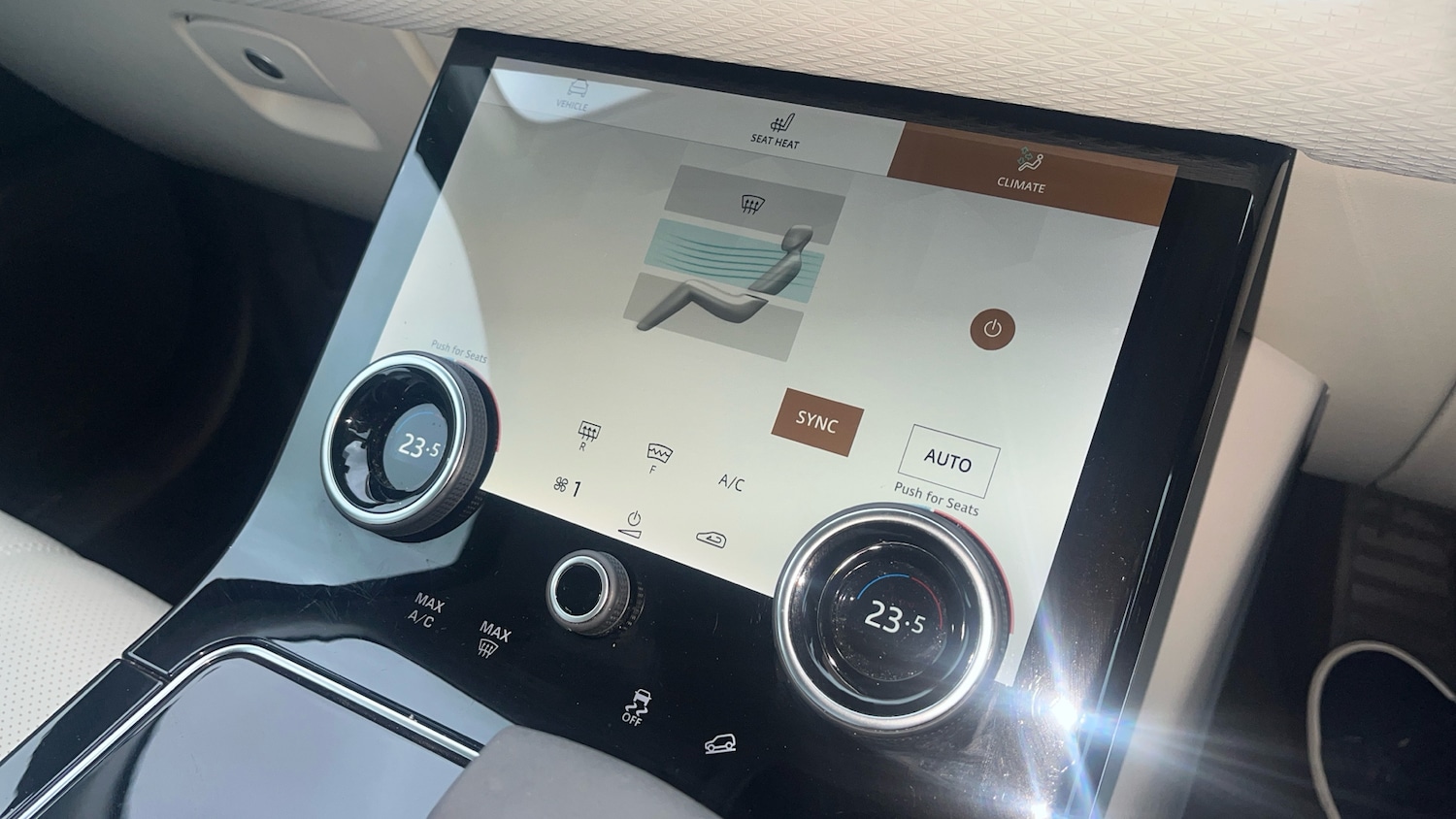 Used Land Rover Range Rover Velar 2022 for sale - 76357498: Photo 13