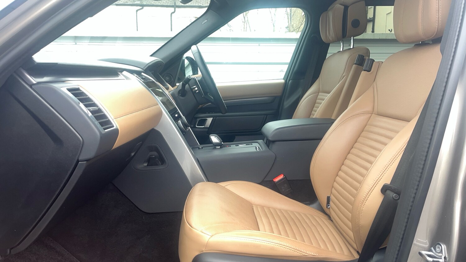 Used Land Rover Discovery 2023 for sale - 76605496: Photo 3