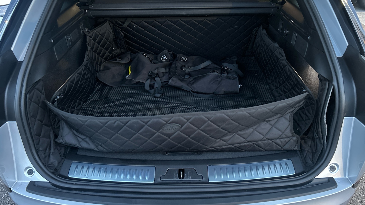 Used Land Rover Range Rover Velar 2024 for sale - 77264324: Photo 10