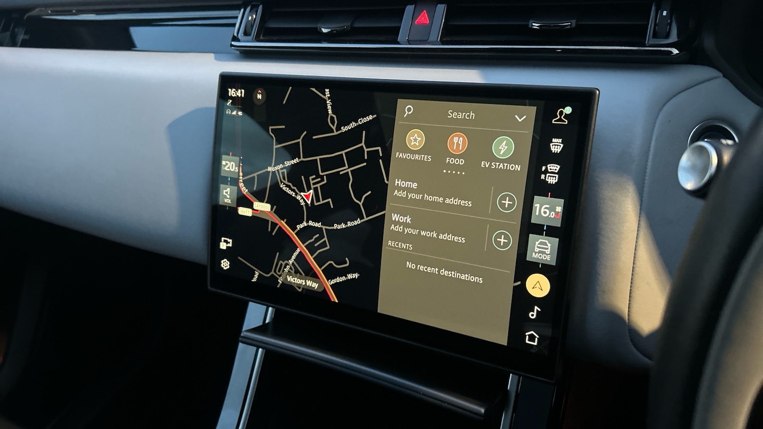 Used Land Rover Range Rover Velar 2024 for sale - 77264324: Photo 11