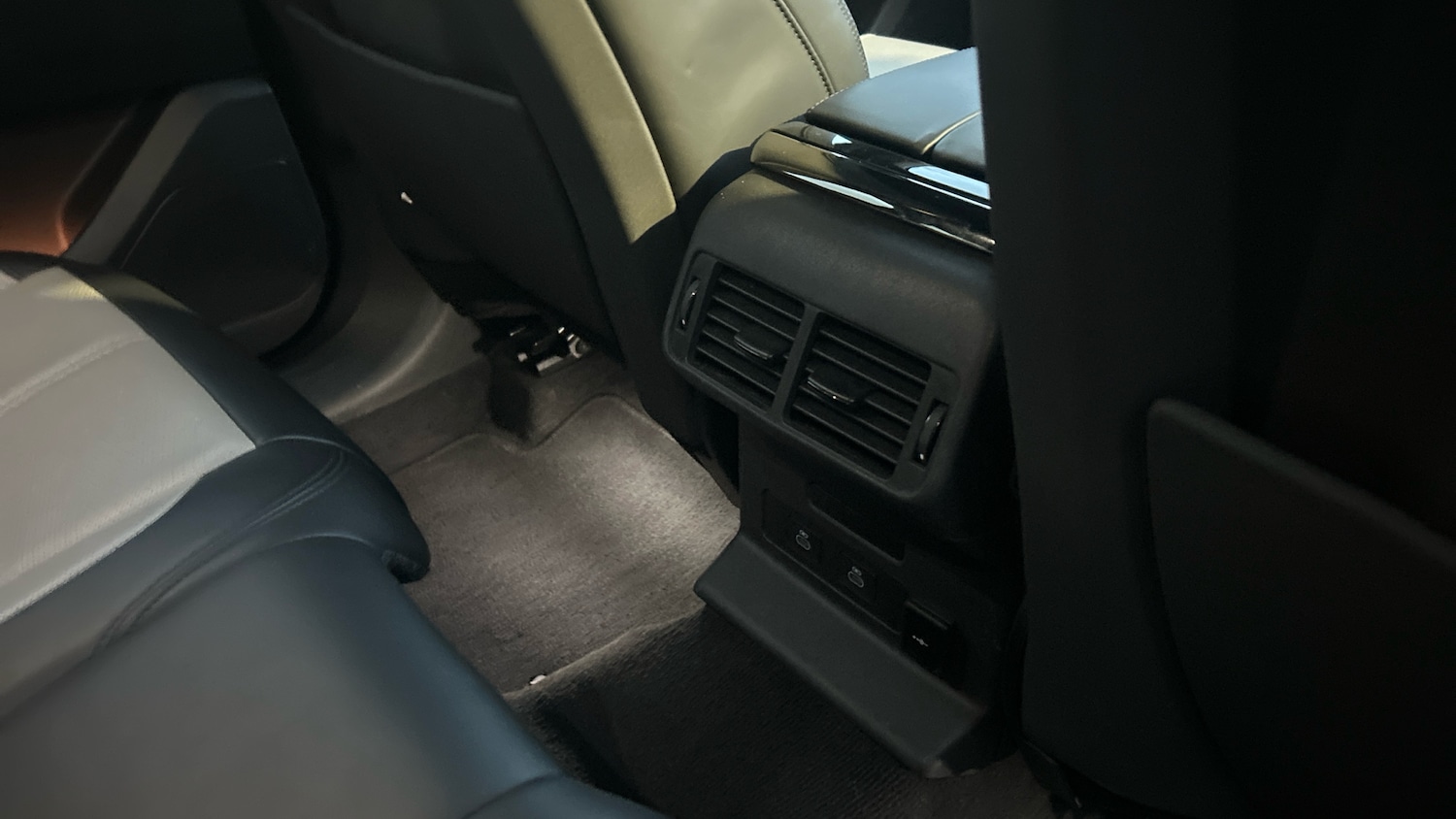 Used Land Rover Range Rover Velar 2024 for sale - 77264324: Photo 18