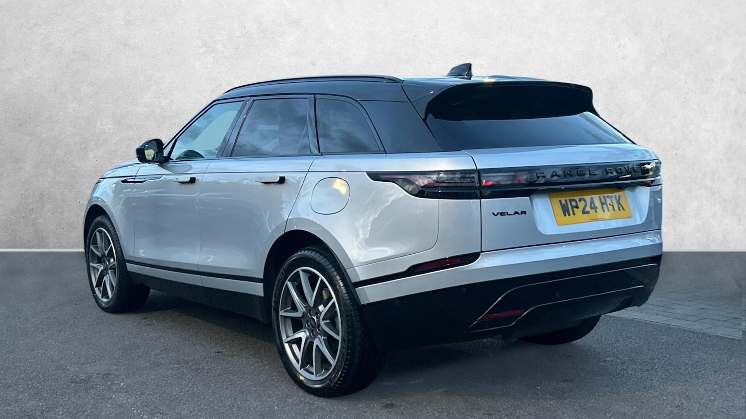 Used Land Rover Range Rover Velar 2024 for sale - 77264324: Photo 2