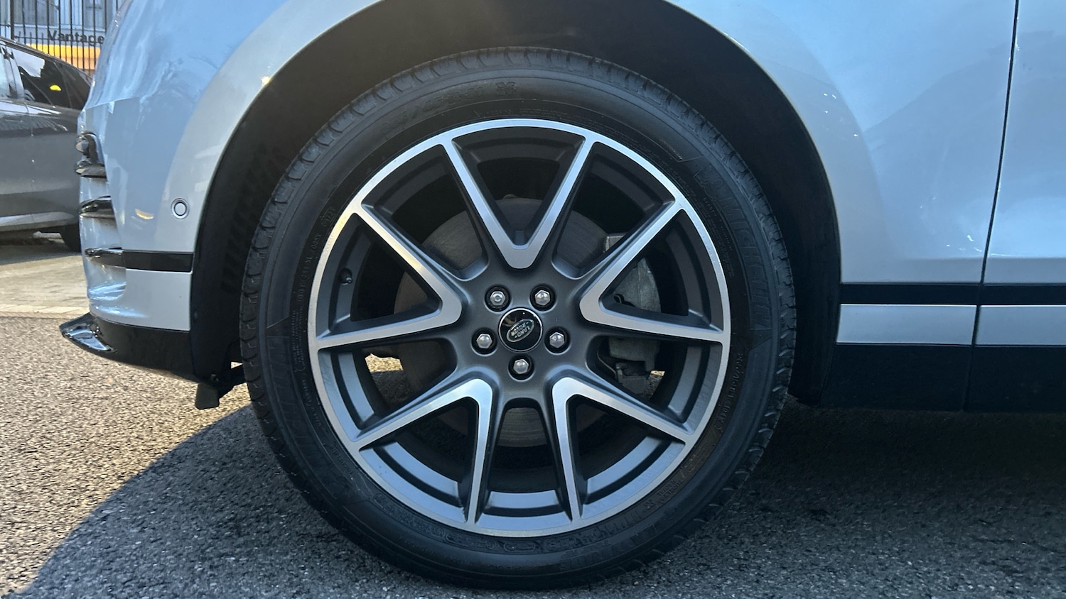 Used Land Rover Range Rover Velar 2024 for sale - 77264324: Photo 24