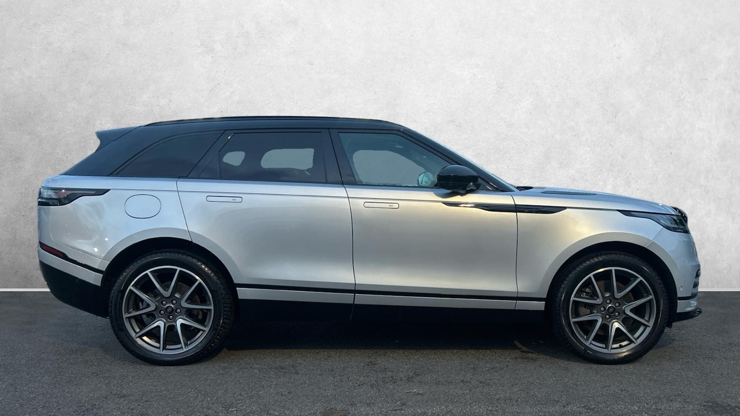 Used Land Rover Range Rover Velar 2024 for sale - 77264324: Photo 5