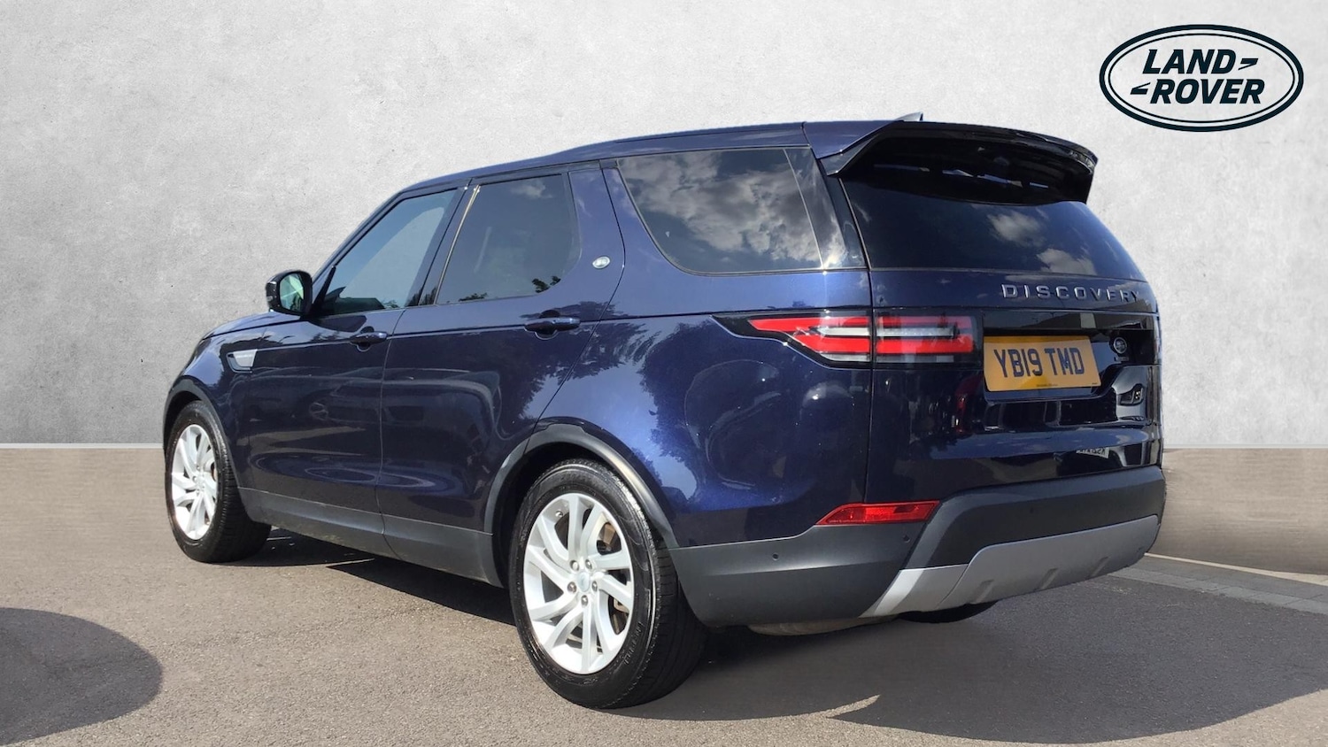 Used Land Rover Discovery 2019 for sale - 77118367: Photo 2