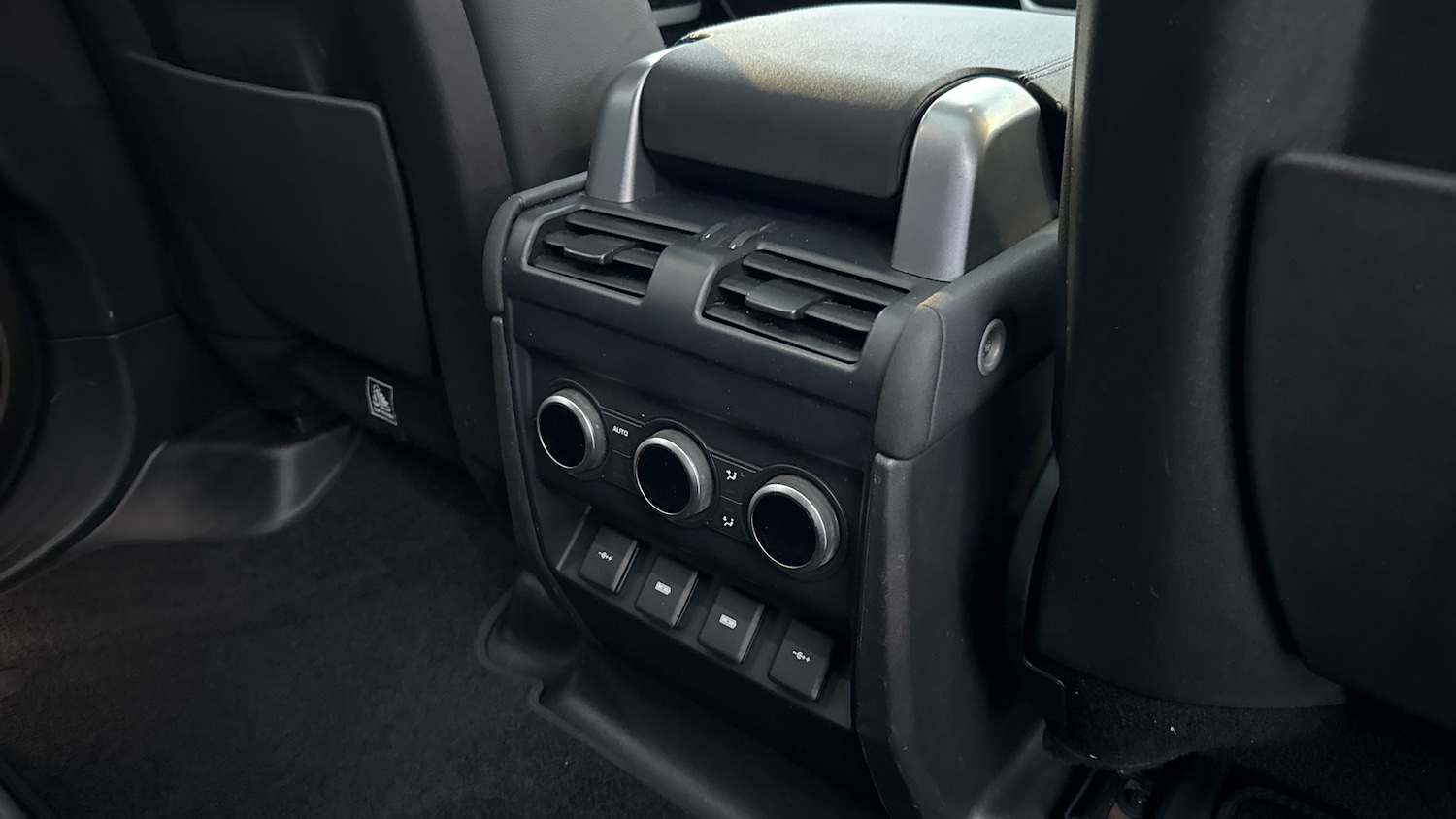 Used Land Rover Defender 2020 for sale - 77028177: Photo 18