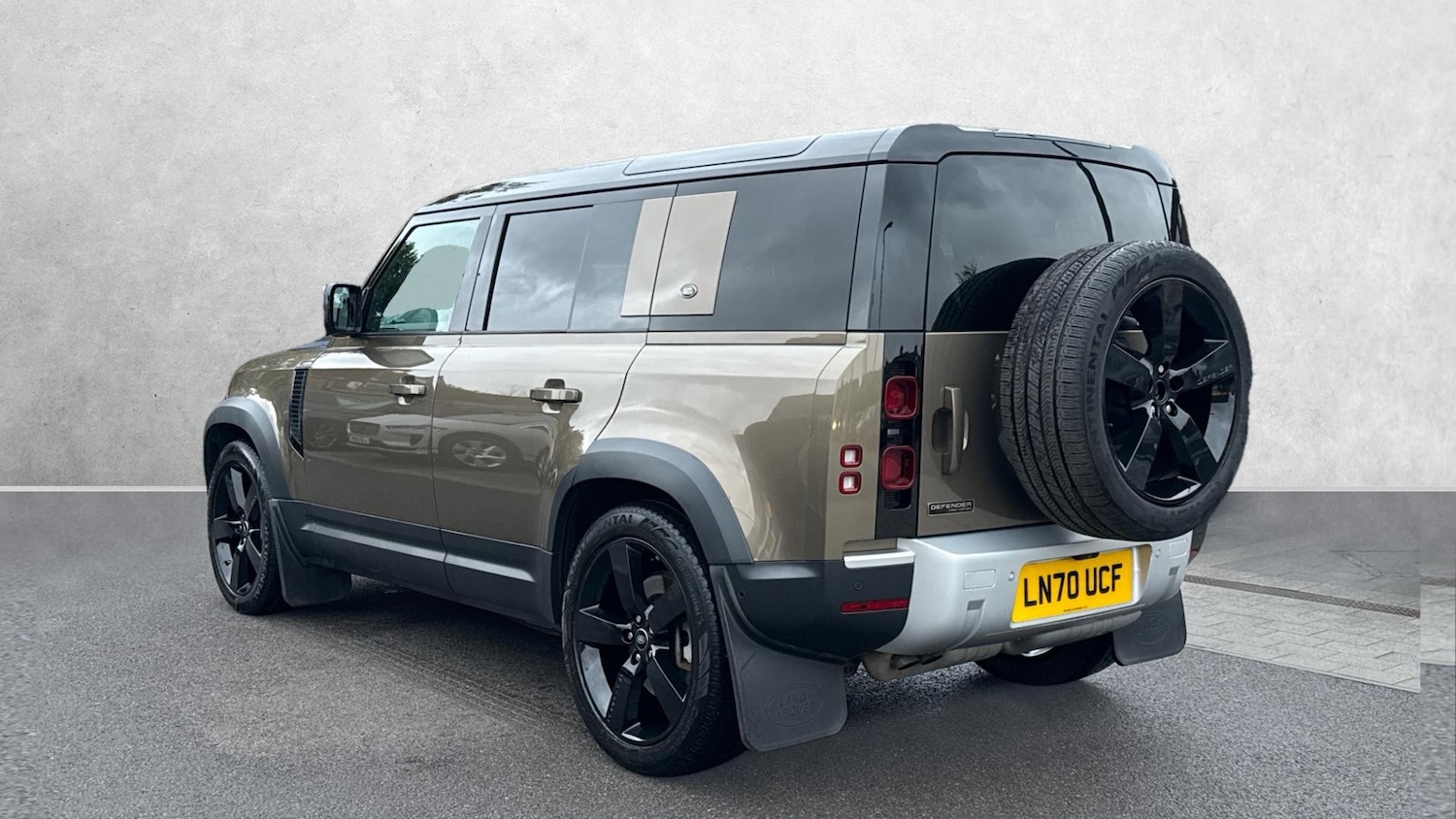 Used Land Rover Defender 2020 for sale - 77028177: Photo 2