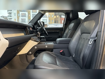 Used Land Rover Defender 2020 for sale - 77028177: Photo