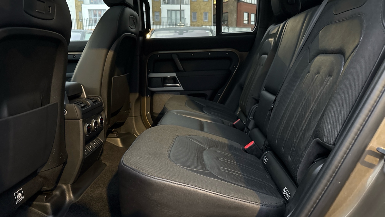 Used Land Rover Defender 2020 for sale - 77028177: Photo 4