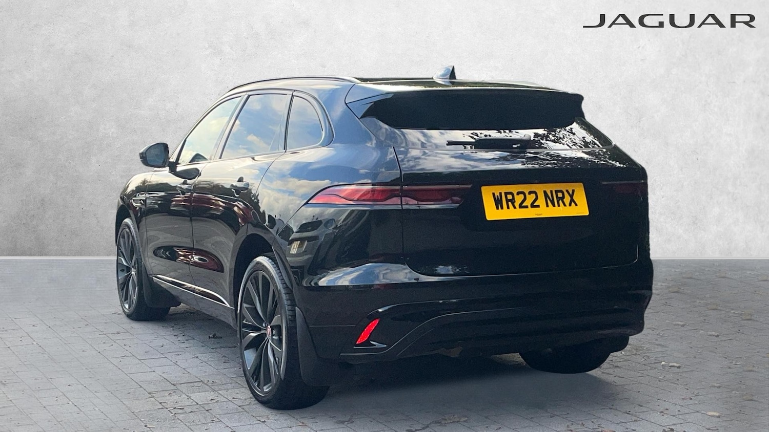 Used Jaguar F-Pace 2022 for sale - 76334904: Photo 2