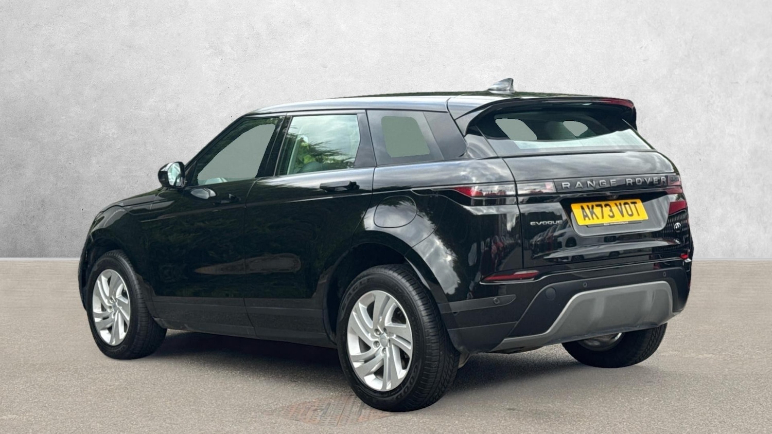 Used Land Rover Range Rover Evoque 2023 for sale - 76082124: Photo 2
