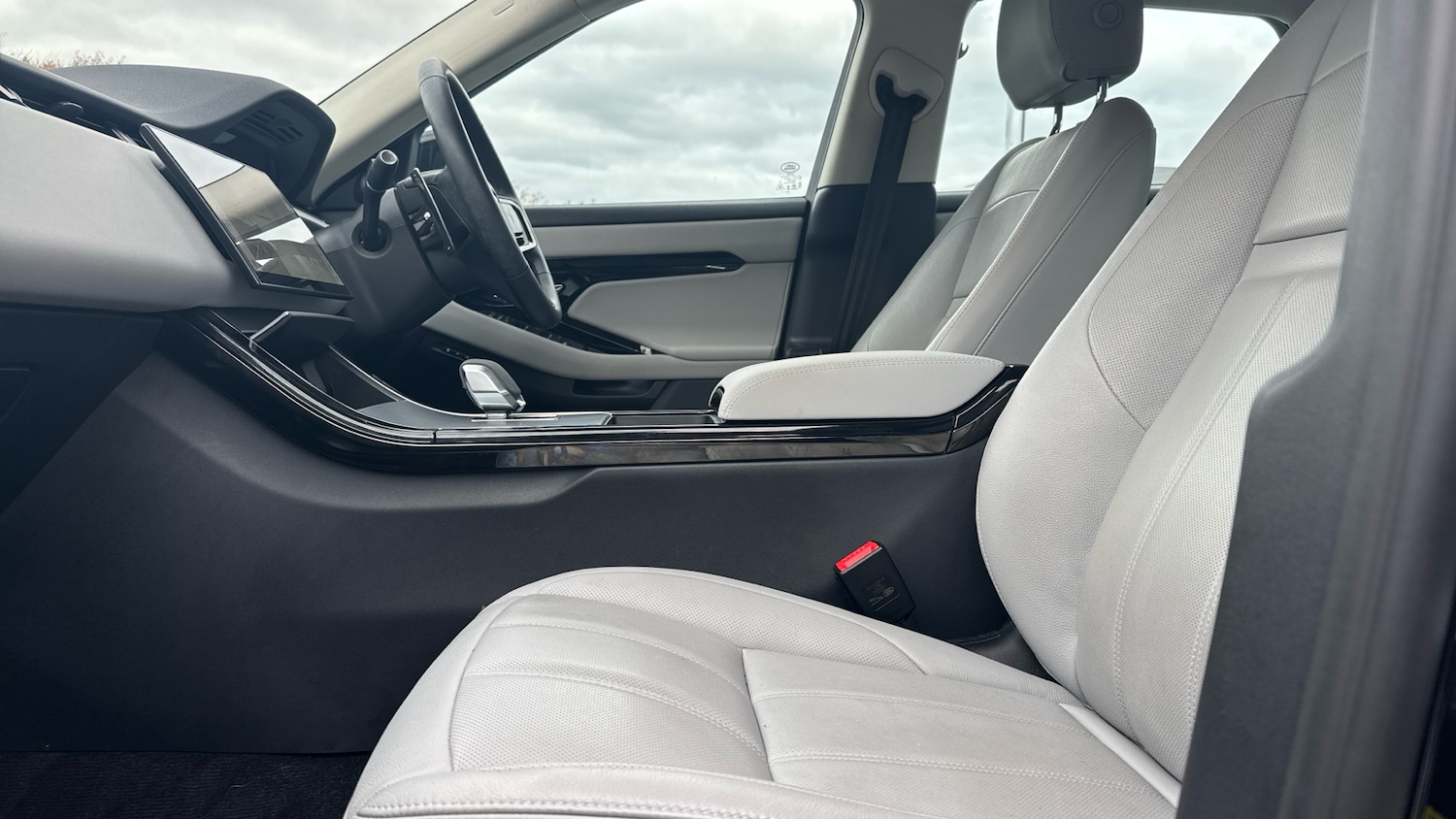 Used Land Rover Range Rover Evoque 2023 for sale - 76082124: Photo 3