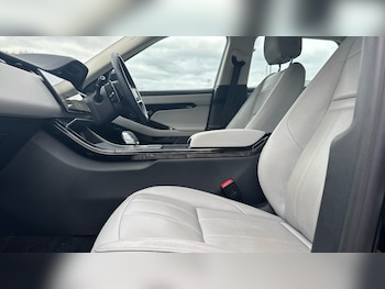 Used Land Rover Range Rover Evoque 2023 for sale - 76082124: Photo