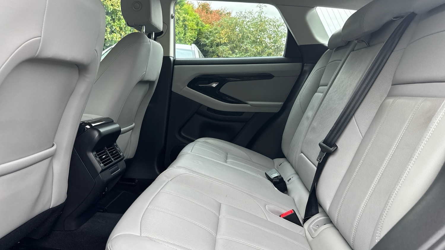 Used Land Rover Range Rover Evoque 2023 for sale - 76082124: Photo 4