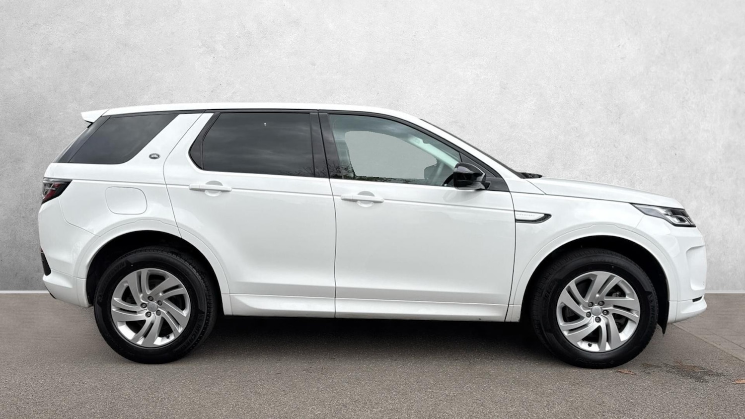 Used Land Rover Discovery Sport 2023 for sale - 76281286: Photo 5