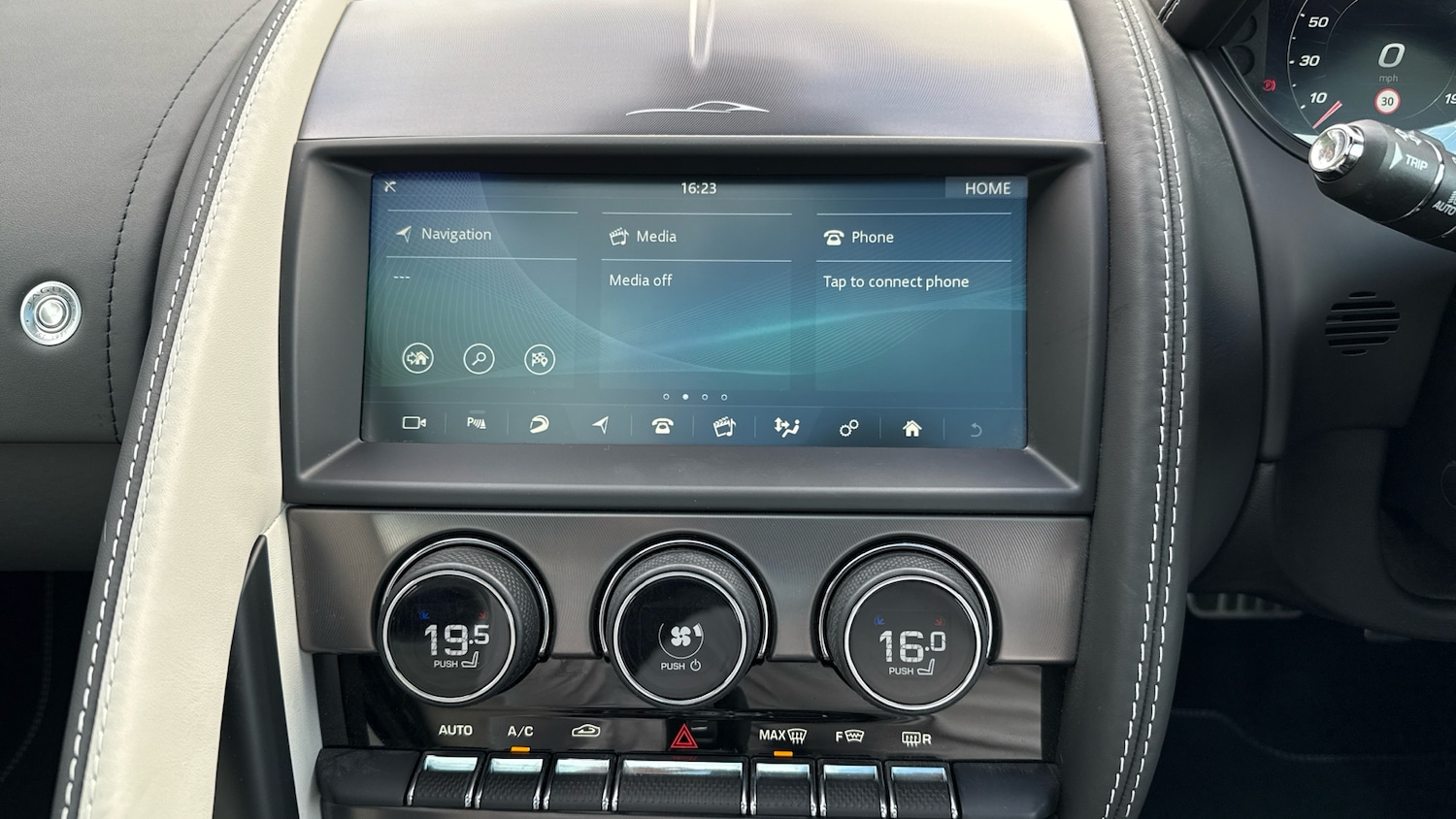 Used Jaguar F-Type 2024 for sale - 76547544: Photo 14