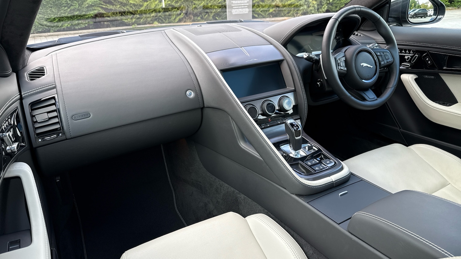 Used Jaguar F-Type 2024 for sale - 76547544: Photo 23