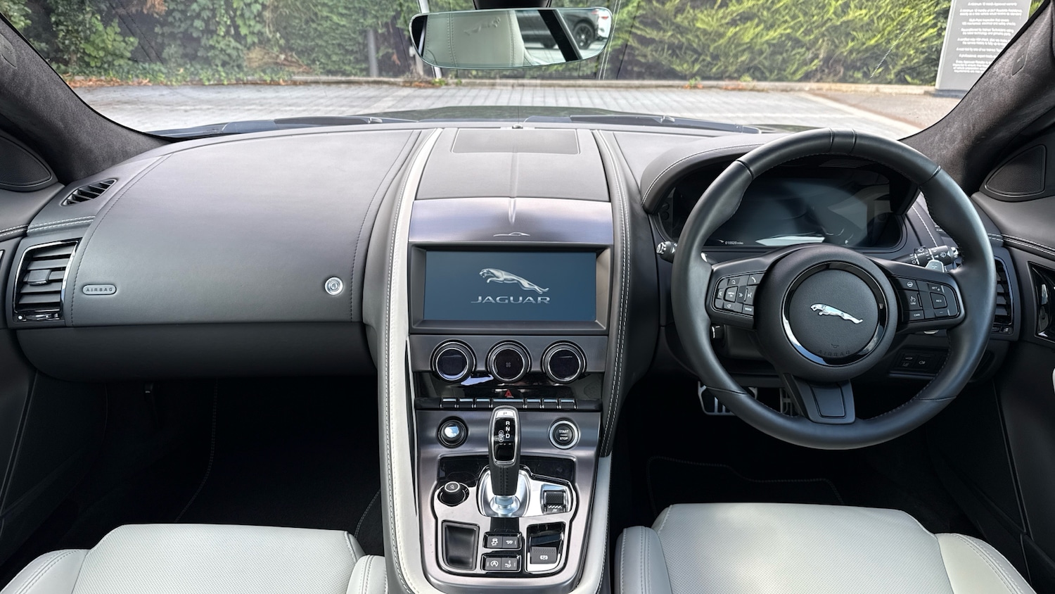 Used Jaguar F-Type 2024 for sale - 76547544: Photo 9