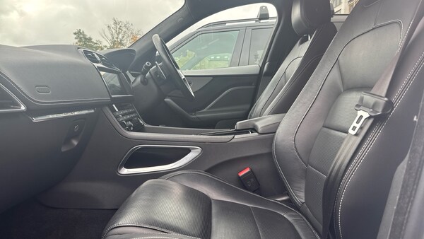 Used Jaguar F-Pace 2020 for sale - 76324927: Photo 3
