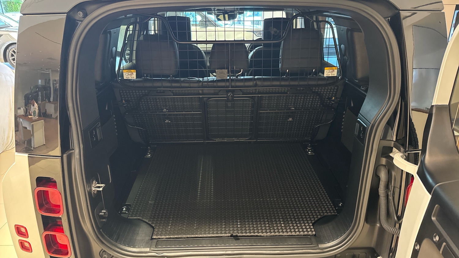 Used Land Rover Defender 2022 for sale - 76482816: Photo 10