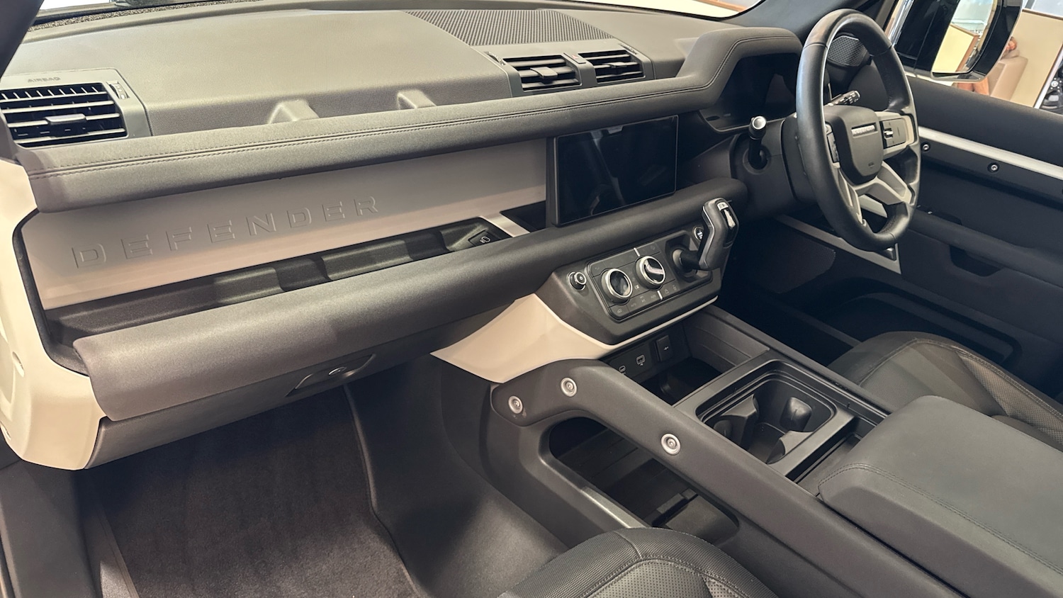 Used Land Rover Defender 2022 for sale - 76482816: Photo 22