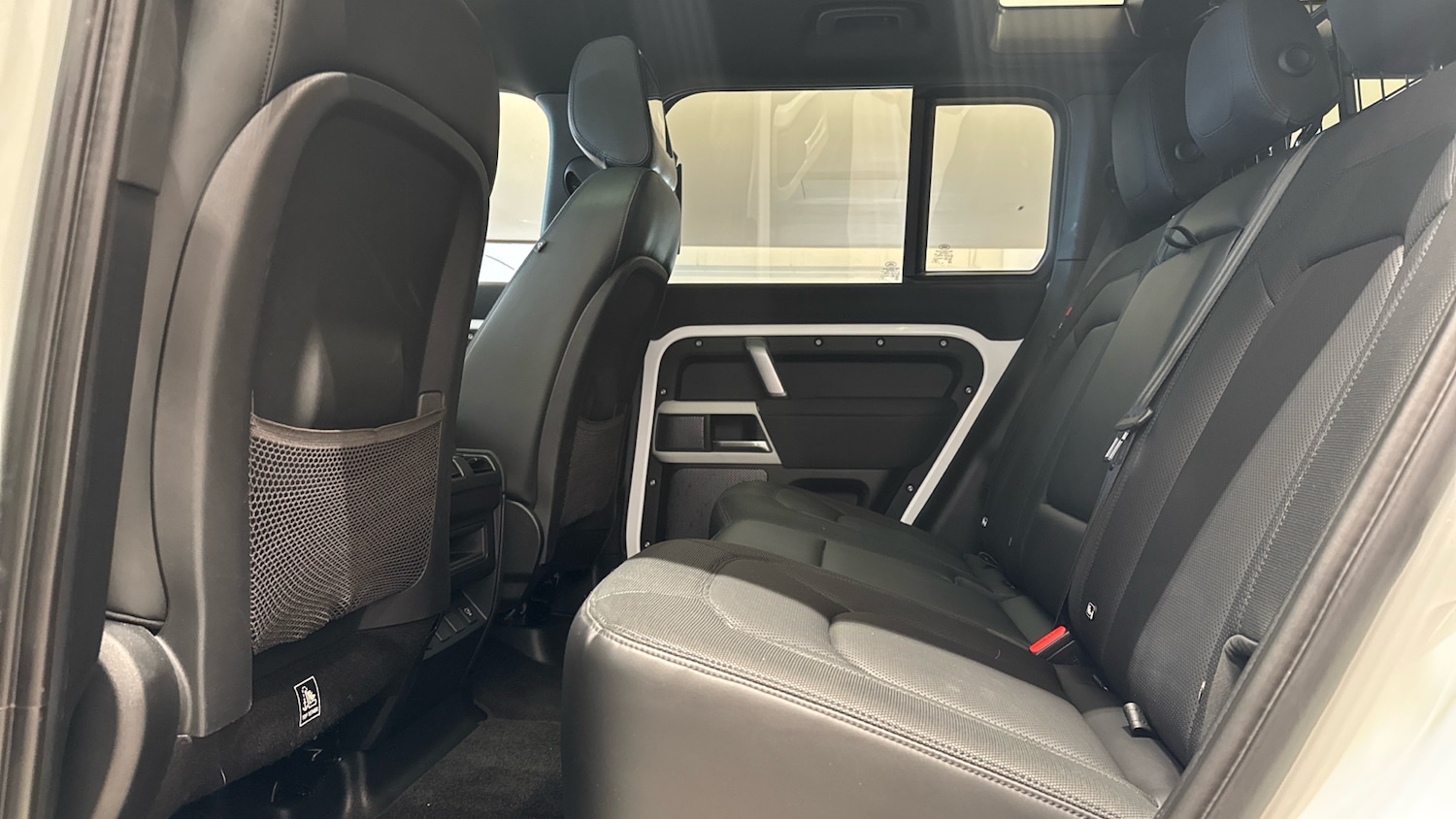 Used Land Rover Defender 2022 for sale - 76482816: Photo 4